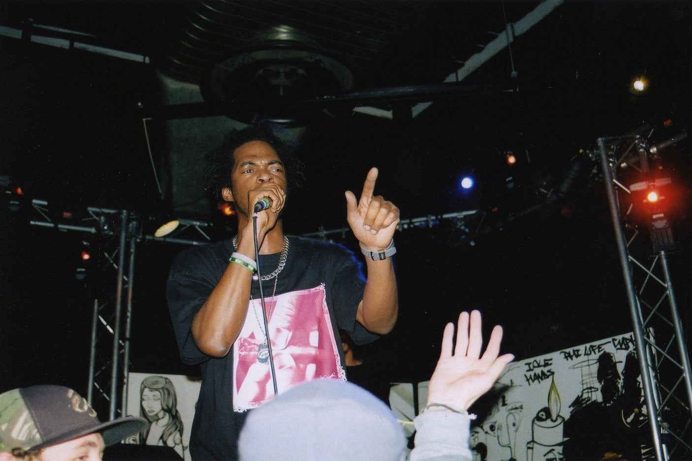 Canon EOS 750 Fully Auto SLR 35mm Film Camera with 35mm-105mm Zoom Lens