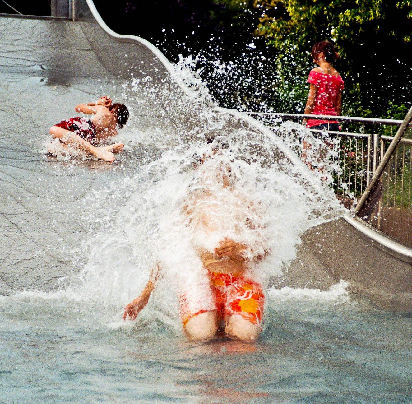 Minolta Dynax 5 Automatic 35mm SLR Film Camera w/ Auto Zoom Lens