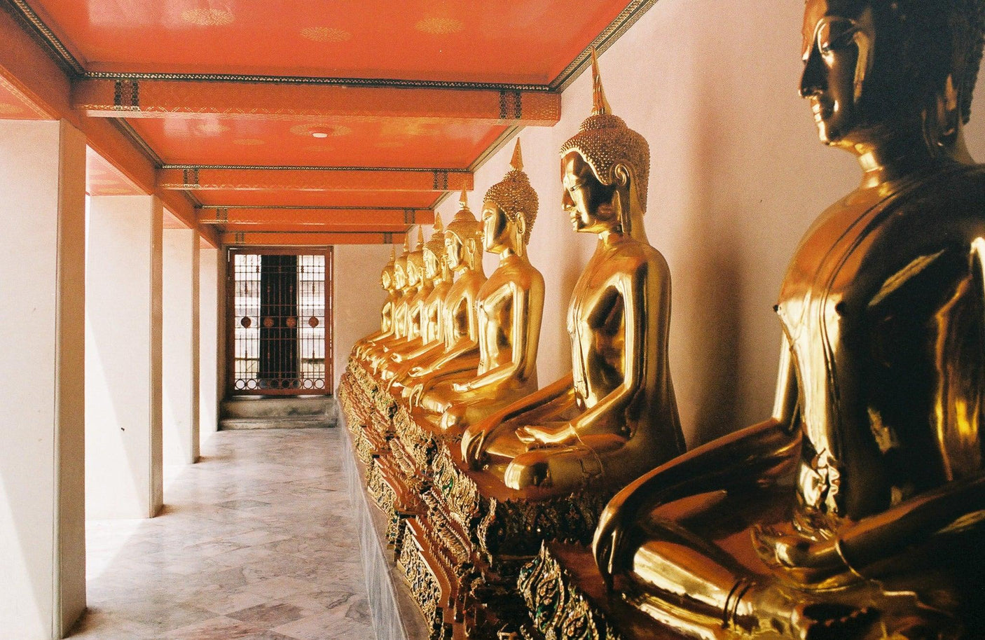 Minolta Dynax 5 Automatic 35mm SLR Film Camera w/ Auto Zoom Lens