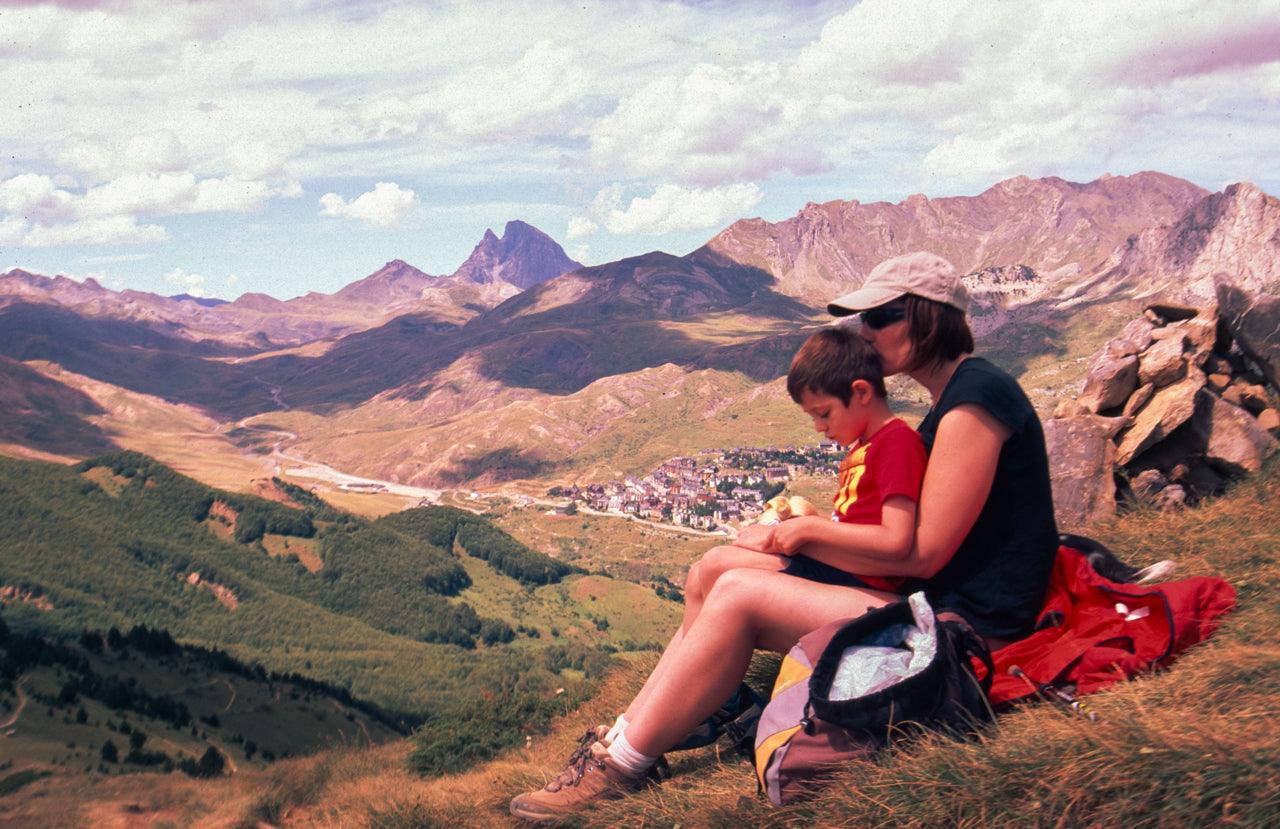 Minolta Dynax 500si Automatic SLR 35mm Film Camera with Auto Zoom Lens