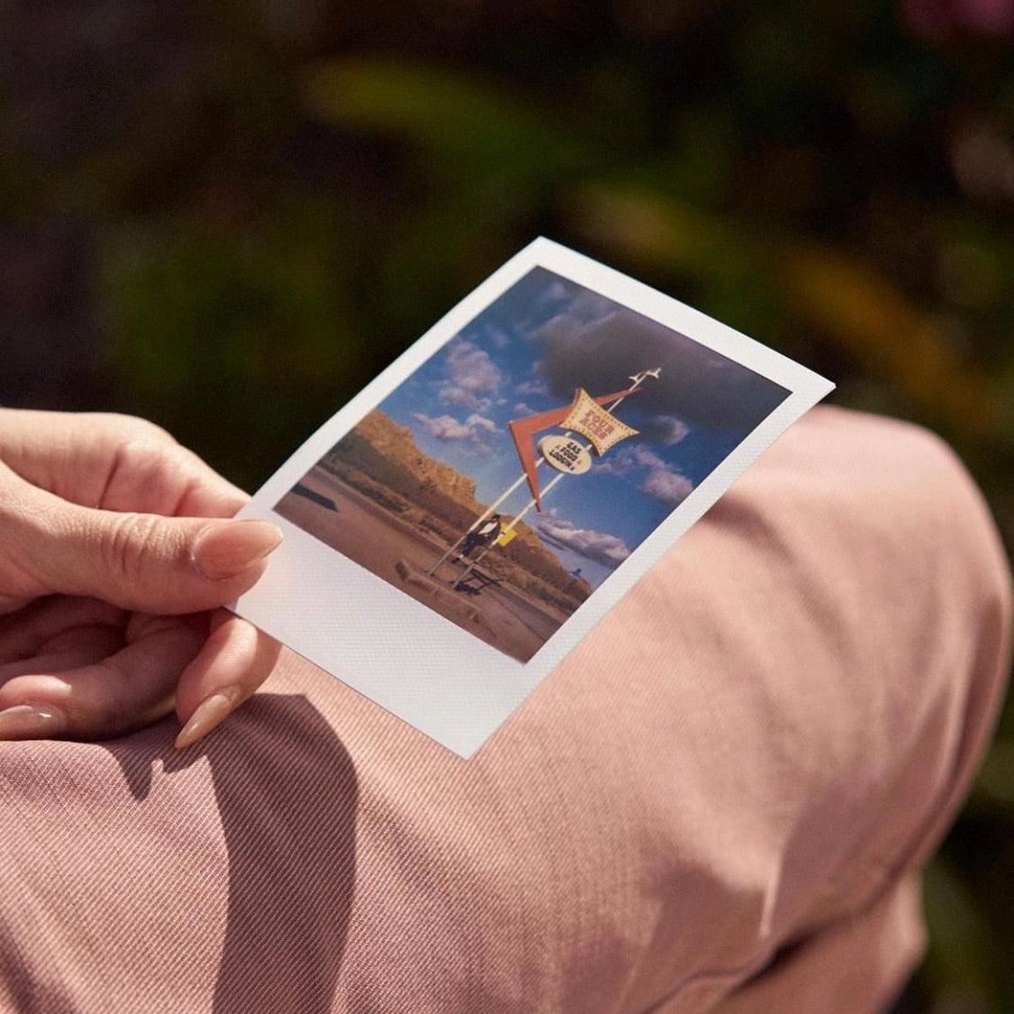 Polaroid 636 Close Up Instant Film Camera