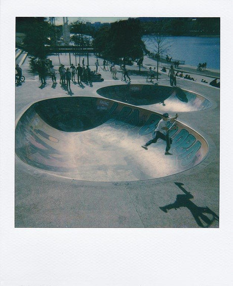 Polaroid Originals 600 Colour Instant Film 8 shots.