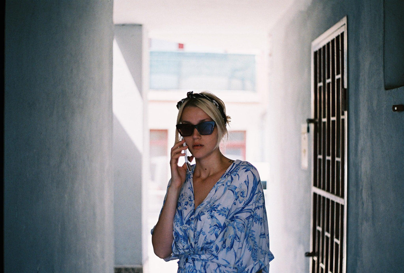 Praktica B 100 Electronic 35mm SLR Film Camera with Pentacton 50mm f/1.8 Lens