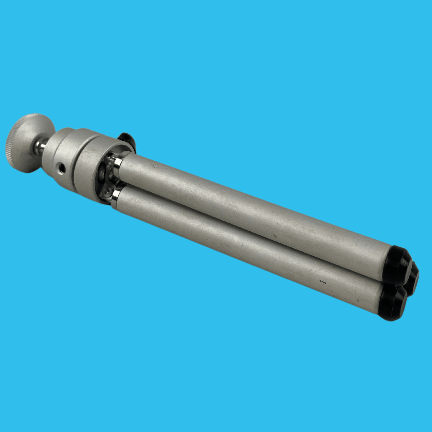 Small Silver Tripod 14cm - 21cm