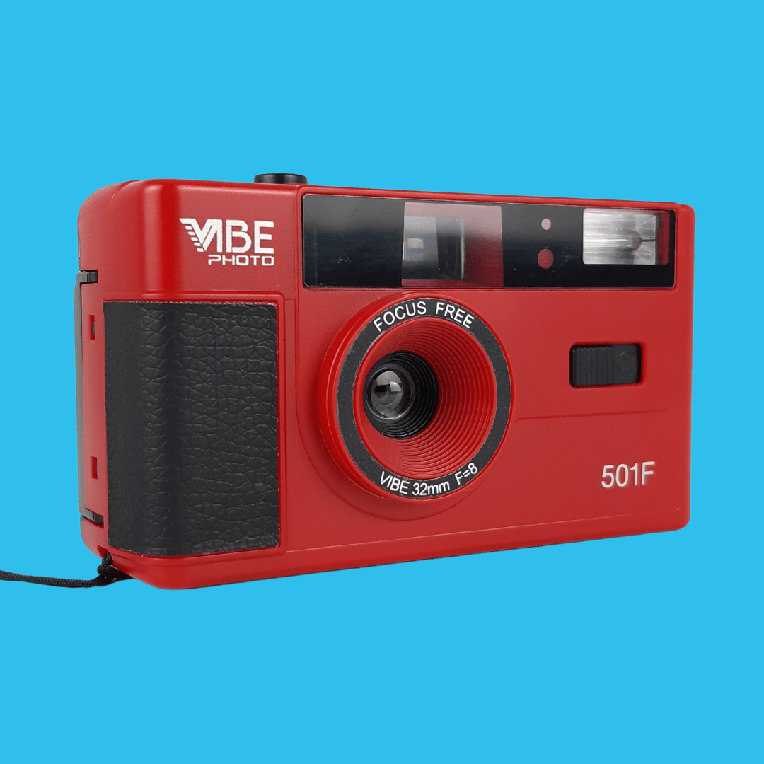 35mm Film Camera Starter PackFlash and 2x35mm Film Red Vibe Film