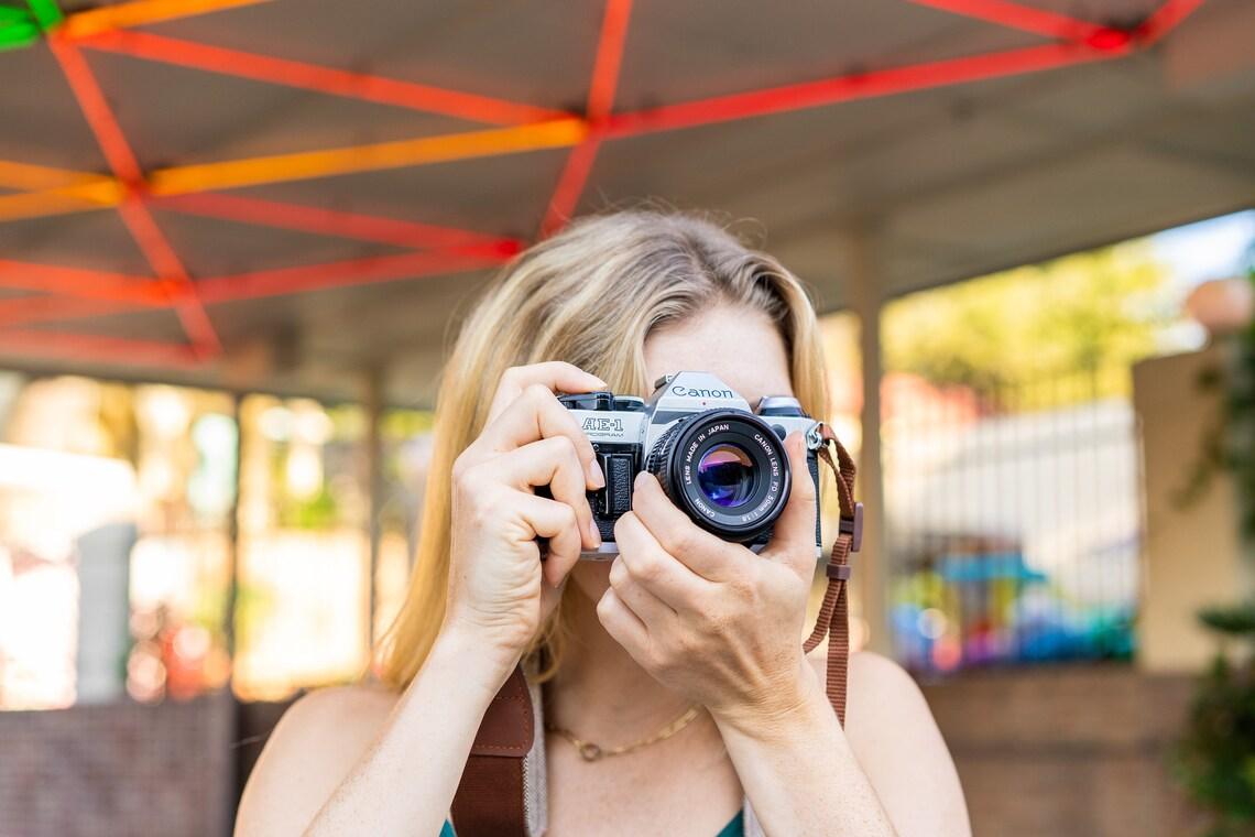 Canon AE-1 プログラム 35mm 一眼レフ フィルム カメラ、Canon