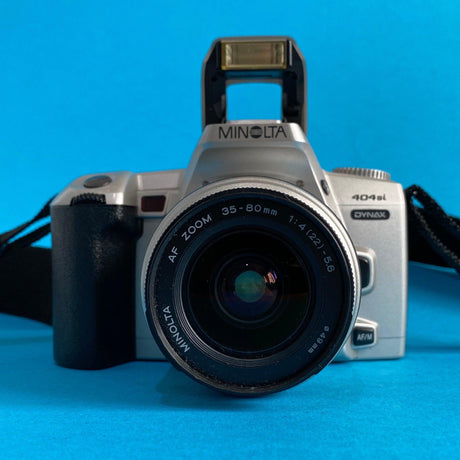 Minolta Dynax 404si Automatic SLR 35mm Film Camera with Auto Zoom Lens