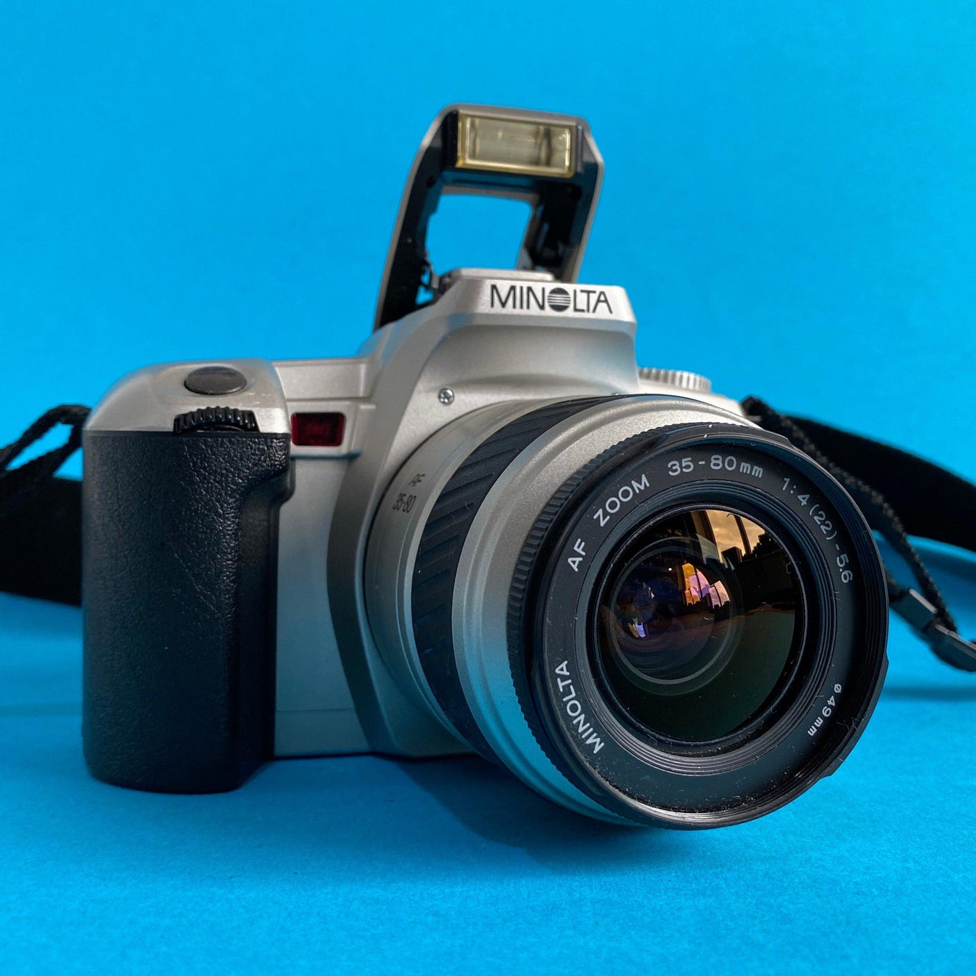 Minolta Dynax 404si Automatic SLR 35mm Film Camera with Auto Zoom Lens