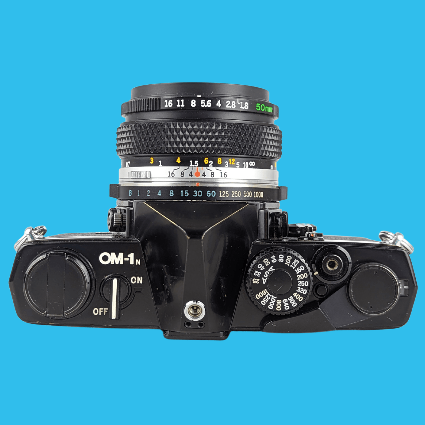オリンパス OM 1 ブラック 35mm SLR フィルム カメラ、f/1.8 50mm 