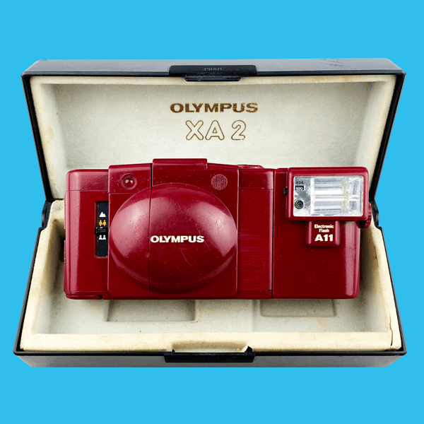 OLYMPUS XA2 赤色Electronic Flash A11 ジャンク Red Olympus XA2 35mm Film Camera Point and Shoot w/ Olympus A11