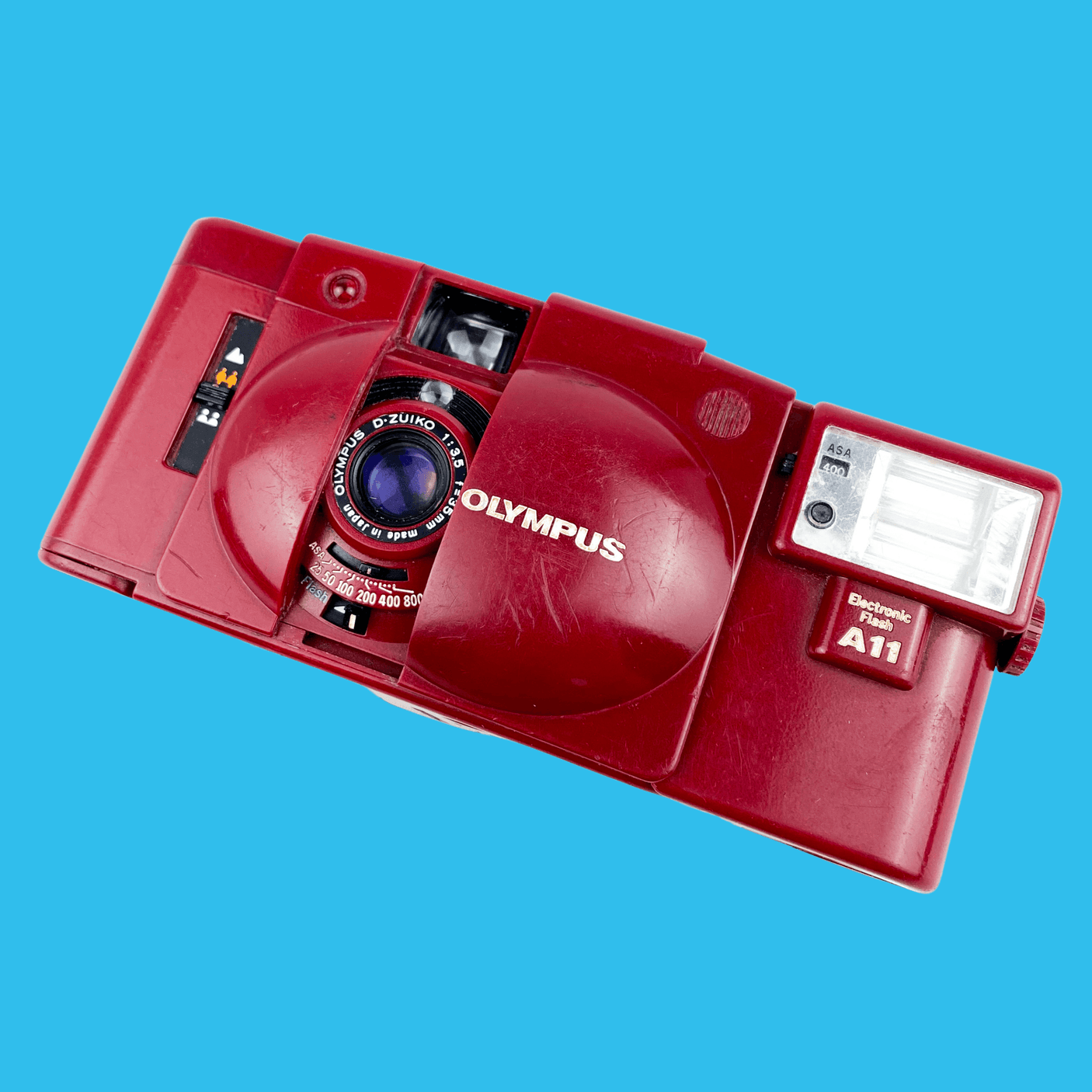 Red Olympus XA2 35mm Film Camera Point and Shoot w/ Olympus A11 Flash (Boxed)