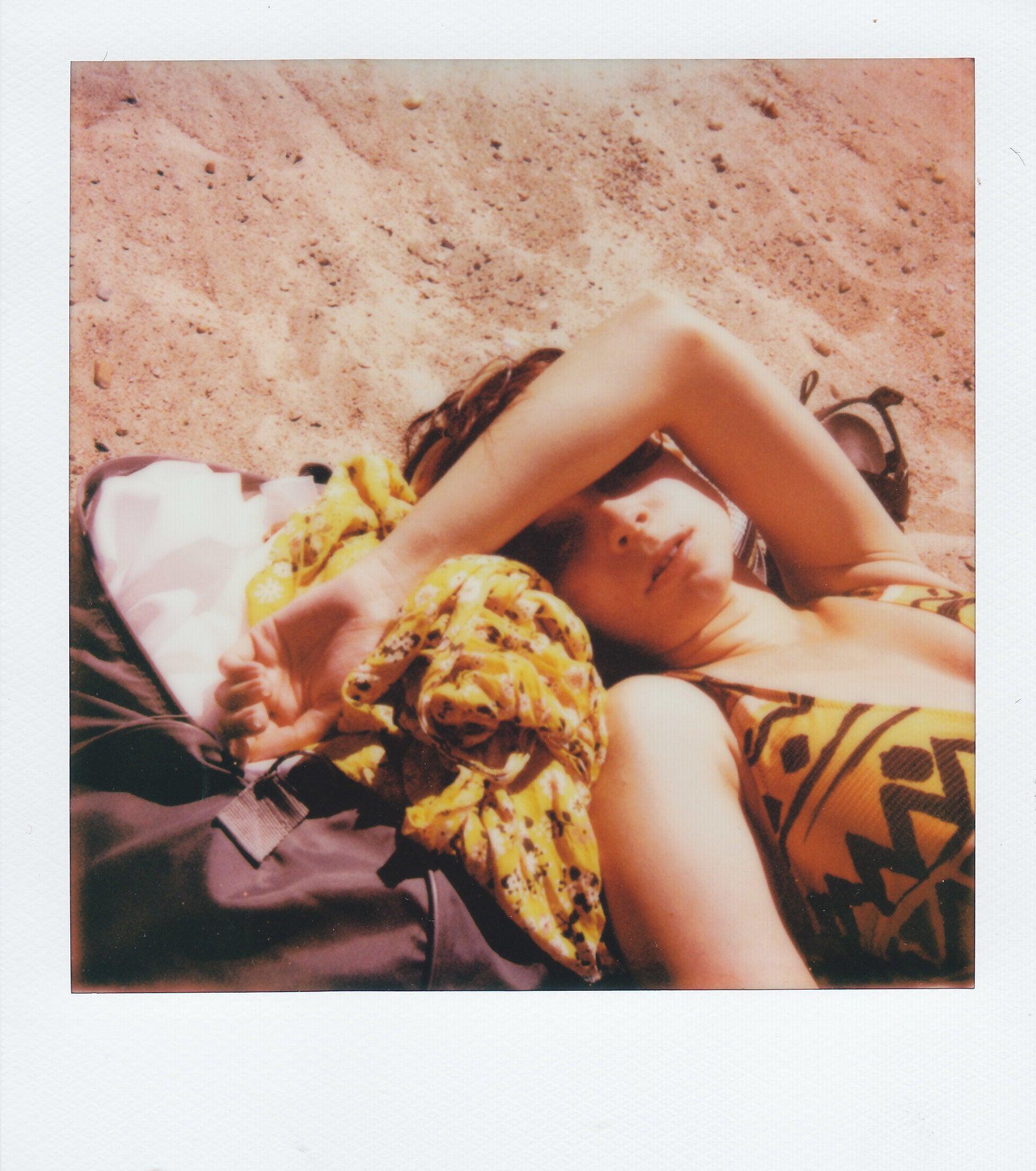 [IC3] Polaroid ポラロイド cool cam 600 クールカム レッド 赤 レトロ カメラ インスタント 11 レトロ ポラロイド クール CAM インスタント フィルム カメラ \u2013 Film