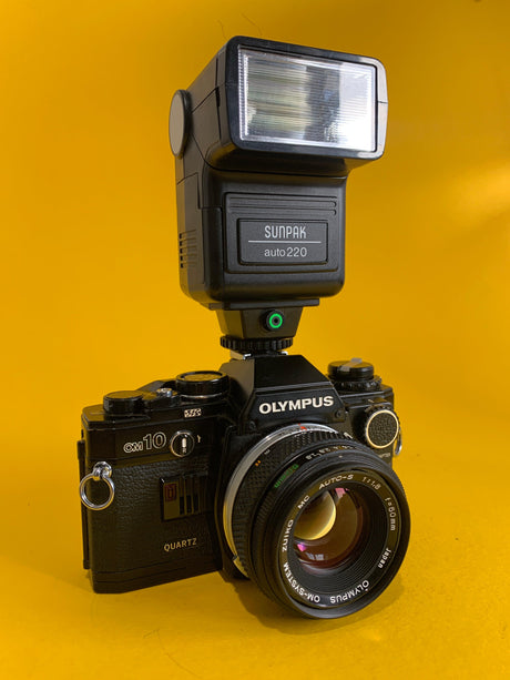 SUNPAK Auto 220 External Flash Unit for 35mm Film Camera