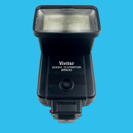 Vivitar Zoom Thyristor 2500 Flash Unit.